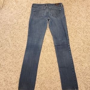 Low rise skinny jeans